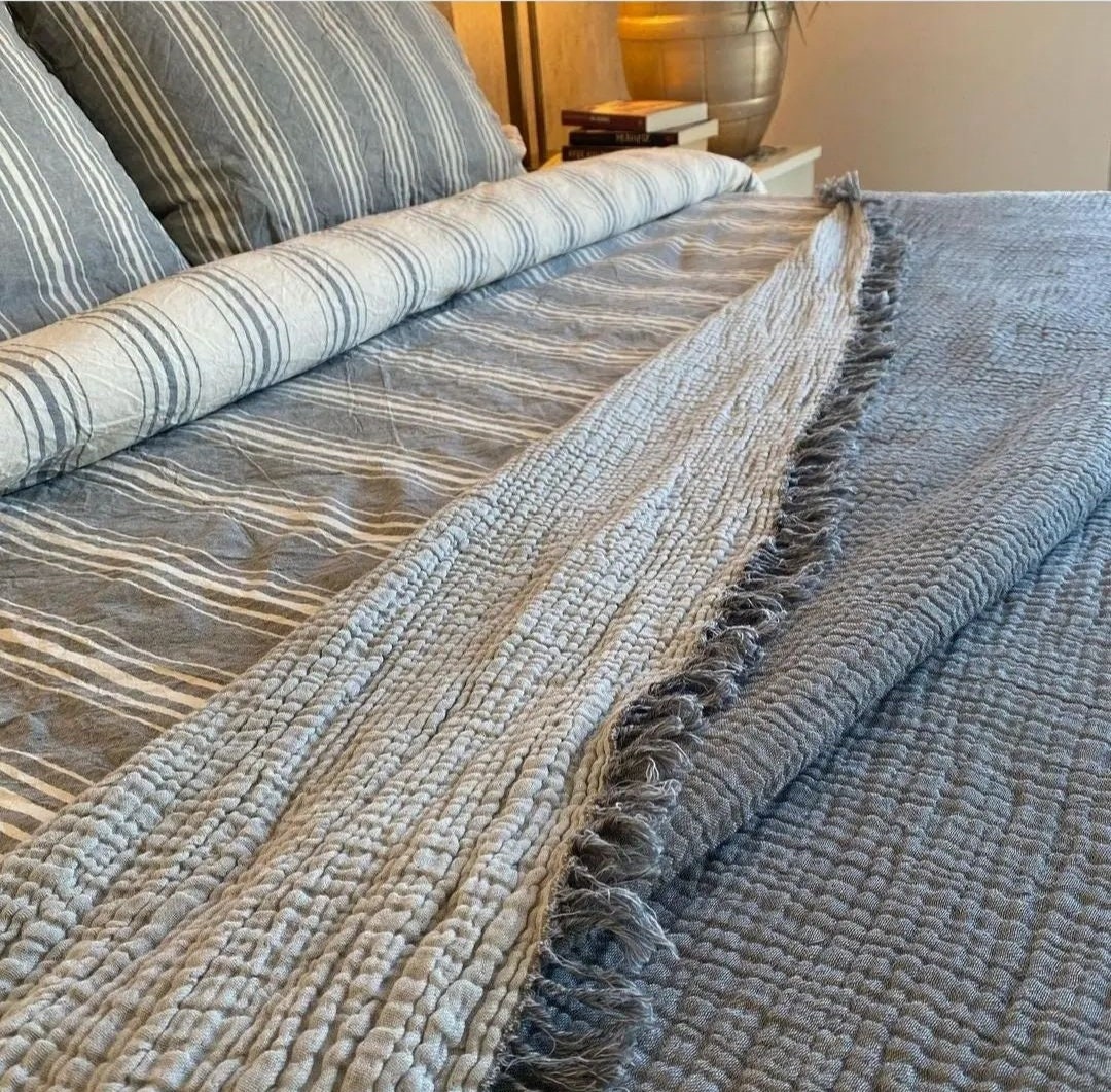 King size muslin blanket, 4 layers thick, color options, bed cover, wrinklefabric, new house gift gauze blanket