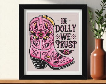 Gráfico de Ponto Cruz "In Dolly We Trust" em PDF | Desenho de Ponto Cruz da Dolly Parton | Download Instantâneo