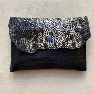 Pochette en cuir OOAK, sac événementiel en cuir véritable entièrement cousu à la main, sac à main noir unique avec détails en couleur, 22 x 15,5 cm