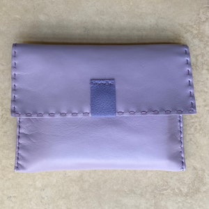 Cartera de piel color lila, hecha a mano, única en su tipo, hecha a mano, hecha a mano, bolso de mano de piel genuina, bolso de evento, bolso de mano color lila morado, 22 x 16 cm