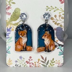 Pendants d&#39;oreilles renard roux, boucles d&#39;oreilles renard, pendants d&#39;oreilles en pâte polymère, boucles d&#39;oreilles dépareillées, bijoux d&#39;animaux de la forêt