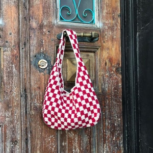 Karierte Häkeltasche,Rot Weiß karierte Häkeltasche Baguette,Handgestrickte Geldbörse,Schachbrett häkeln Minitasche,Handgefertigtes Geschenk für Sie