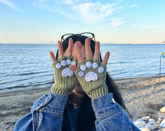 Crochet cat paw mittens fingerless gloves,cute gift for cat lovers,green and white kitten mitten,hand warmers,handmade crochet winter gloves