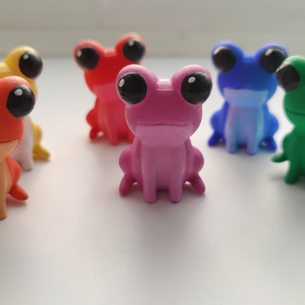 Mini frog figurine cute frog sculpture for gift child kwaii cutie figure