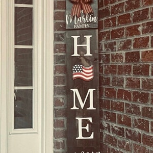 Interchangeable Welcome Sign w/ Attachments & Bow