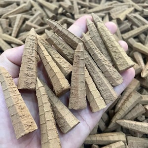 Agarwood oud incense cones Vietnam Agarwood | Gently sweet | Natural Pure Agarwood | Golden lotus grade | Special Gift
