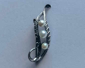 White & Cream Pearl Brooch - Sterling Silver - Vintage - Estate