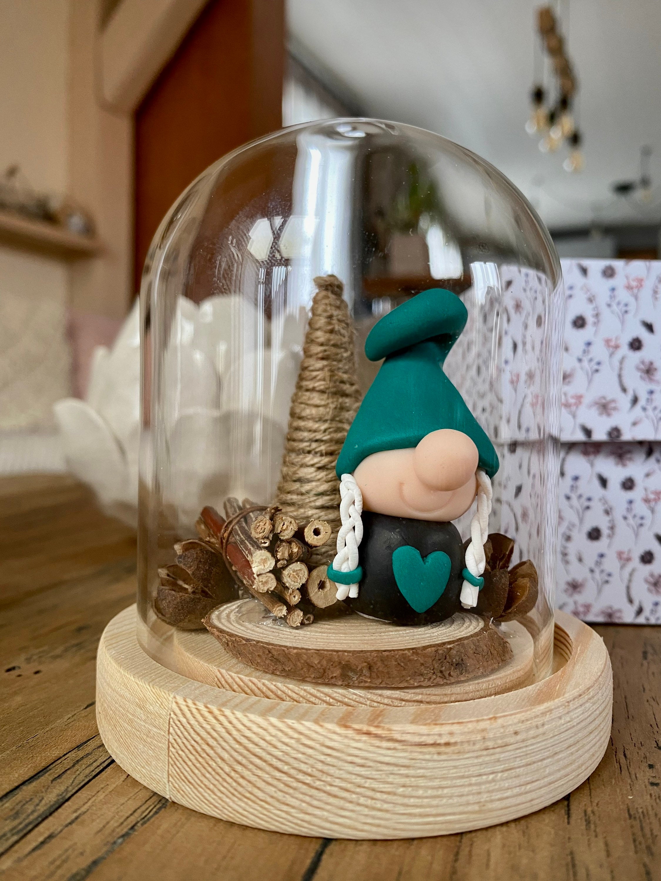 Dame Lutine Dans Sa Cloche en Verre