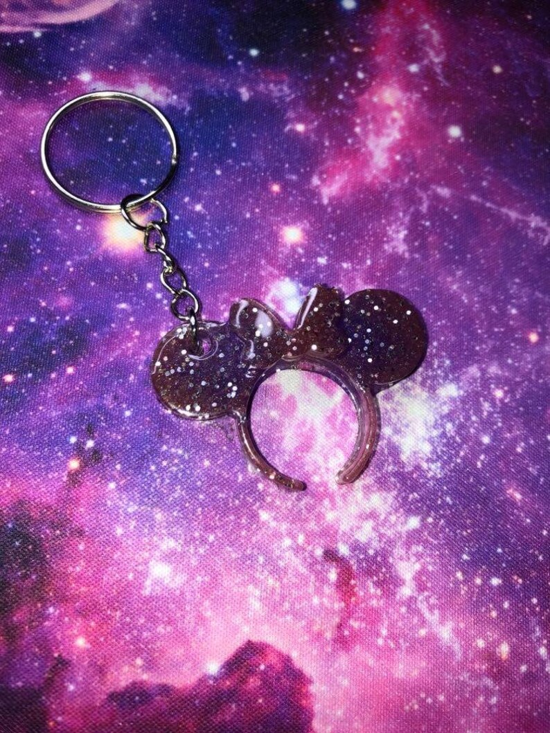Purple and bronze Minnie Mouse keyring