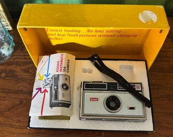 AS IS instamatic Kodak camera