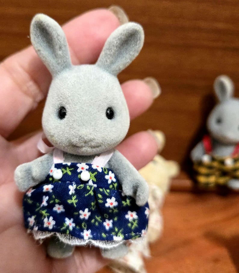 VTG Mix of 12 Collection of Calico Critters, Sylvanian Families. Babblebrook family And Others afbeelding 8