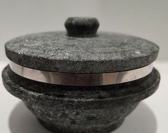 Korean Gopdol Natural Stone Pot with Lid 7inch