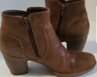 clarks leather boots