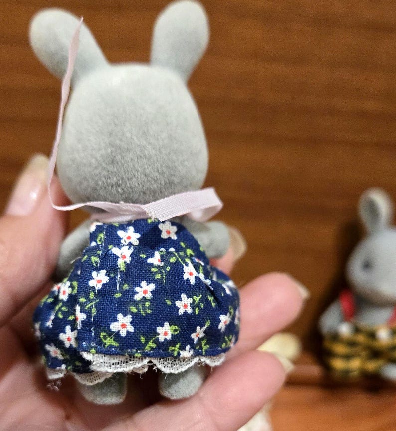 VTG Mix of 12 Collection of Calico Critters, Sylvanian Families. Babblebrook family And Others afbeelding 9