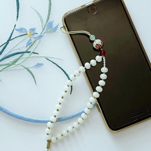 Phone Strap, Natural White Bodhi Root Beads Phone Charm, Carving Lotus Charm Healing Bracelet, Meditation Bracelet, Wristlet, Gift for Women