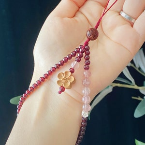 Correa para teléfono, cadena para teléfono con cuentas de granate natural, pulsera de cuentas de cristal de fresa, cordón para teléfono con piedras preciosas curativas, regalo de piedra de nacimiento para ella