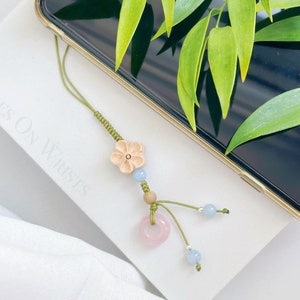 Handyanhänger | Holz Blumen Handykette | Lesezeichen | Weiße Jade Peace Schnalle Handyband | Handy Zubehör | Handyband | Handy Griff
