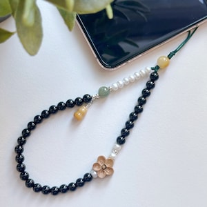 Correa para teléfono, correa para teléfono con perlas de agua dulce, correa para teléfono con cuentas de ágata negra, amuleto para teléfono con calabaza tallada en jade amarillo, cordón para teléfono con piedras preciosas