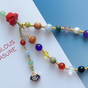 Correa para teléfono, pulsera para teléfono con cristales curativos de energía con múltiples piedras preciosas, cadena para teléfono con dije de loto, pulsera para aliviar la ansiedad y el estrés, cordón para teléfono
