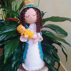 Crochet Virgin Mary and Baby Jesus Amigurumi: Catholic Nativity Decor