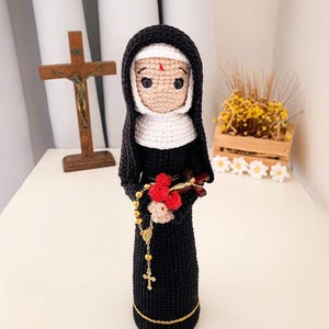 Crochet Nun Amigurumi Doll Handmade | Catholic Religious Gift, Personalized Black Habit Sister Doll with Rosary,Faith Decor for Prayer Space