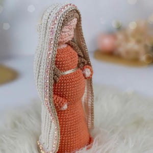 Pregnant Virgin Mary Crochet Doll: Marian Amigurumi Sculpture with Beaded Veil