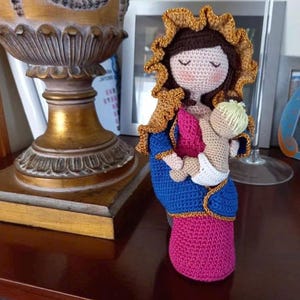 Handmade Virgin Mary and Baby Jesus Crochet Doll, Catholic Amigurumi Blessed Mother and Child,Personalized Religious Yarn Gift for Christmas