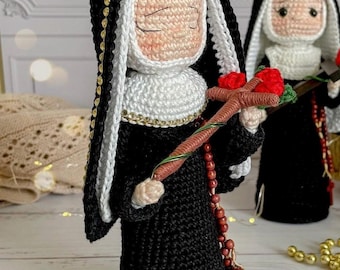 Muñeca de monja tejida a crochet: regalo católico, decoración religiosa para el hogar