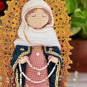 Handmade Virgin Mary Crochet Doll with Rosary | Catholic Religious Plush Amigurumi | Spiritual Christmas Gift | Faith-Based Home Decor