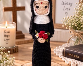 Personlig virkad nunnedocka, handgjord katolsk systeramigurumi, anpassad religiös gåva, bönedocka, kristen minnessak, trosgåva till henne
