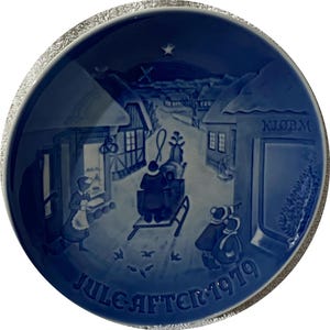 Furgy - BING GRONDAHL SET - Royal Copenhagen Denmark - Jule Aften - 1979 - &quot;White Christmas&quot; - &quot;Hvid jul&quot;