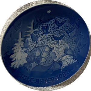 Furgy - BING GRONDAHL SET - Royal Copenhagen Denmark - Jule Aften - 1981 - &quot;Christmas Peace&quot; - &quot;Juleneget&quot;