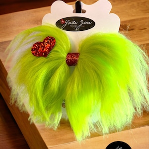 Christmas hair bow, green fur hair bow, Mr. Grouch, you’re a mean one, Party hair bow, gift for girls, grumpy green, holiday hair bow