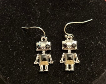 Retro Robot Earrings - So cute! - pierced on wire