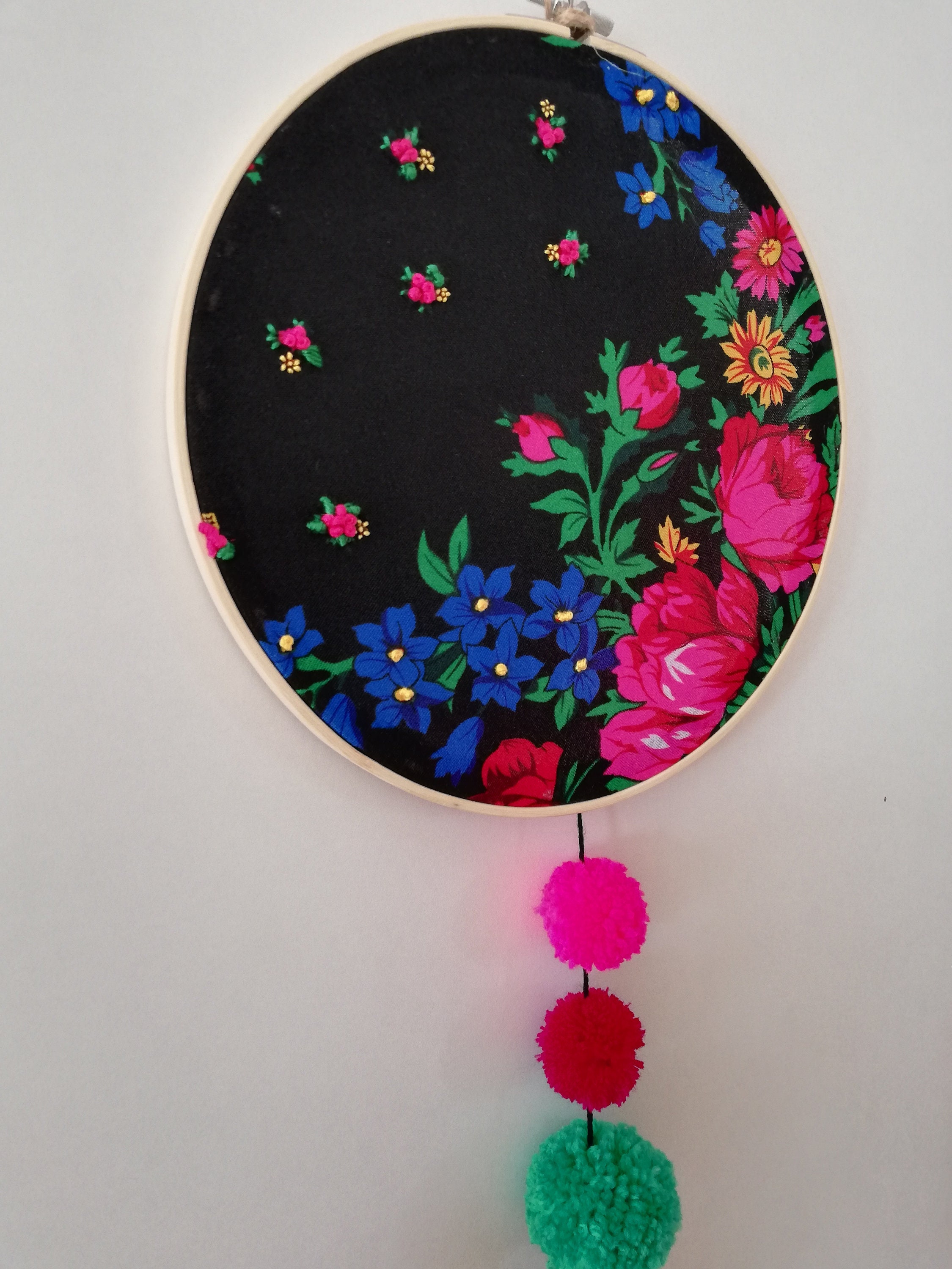 Décoration Murale/Tambour Broderie Florale Pompoms