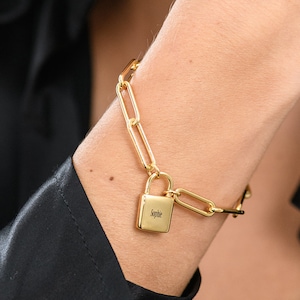 MyNameNecklace Allie Padlock Link Chain Charm Bracelet | Gold Silver 925 | Custom Engraved Names Mother&#39;s Day Gift for Her  Mother