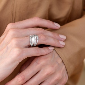 MyNameNecklace Anillo Margeaux personalizado con varios nombres en oro y plata 925 / Regalo personalizado grabado para el Día de la Madre para su madre