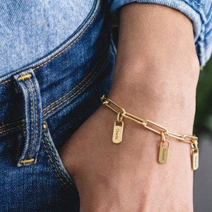 Personalized Link Chain Bracelet with Heart/Tag Charms | Multiple Engraved Charm Pendants | Mother&#39;s Day Jewelry Gift for Mother Grandmother