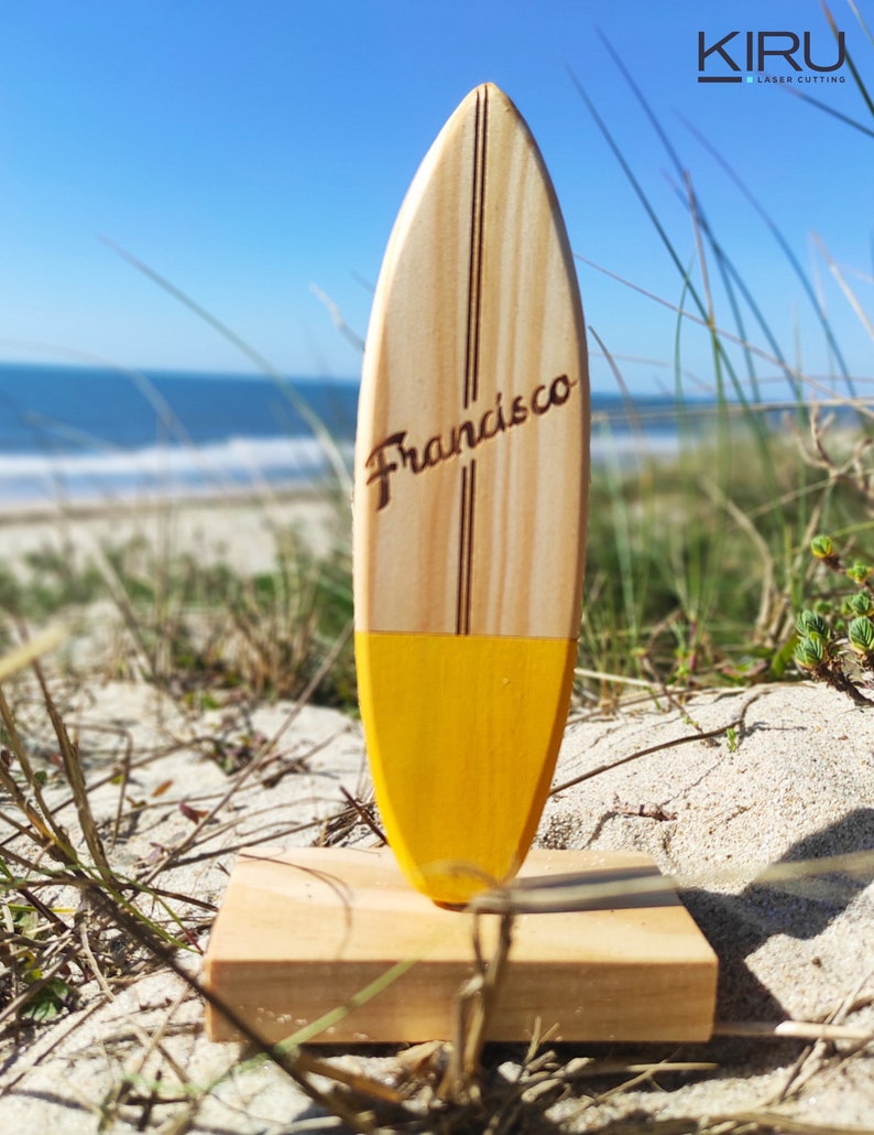 Planche de surf miniature personnalisable faite main. Jaune