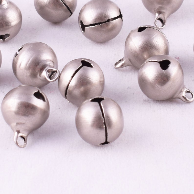 100pcs Mini Aluminum Multicolor Beads Jingle Bells Pendants Home Festival Decor 100pcs Mini Aluminum Multicolor Beads Jingle Bells Pendants Home Festival Decor
