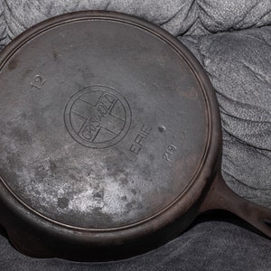 Vintage Griswold #14 Cast Iron Skillet 718B w/ Self Basting Lid 474 Erie, PA