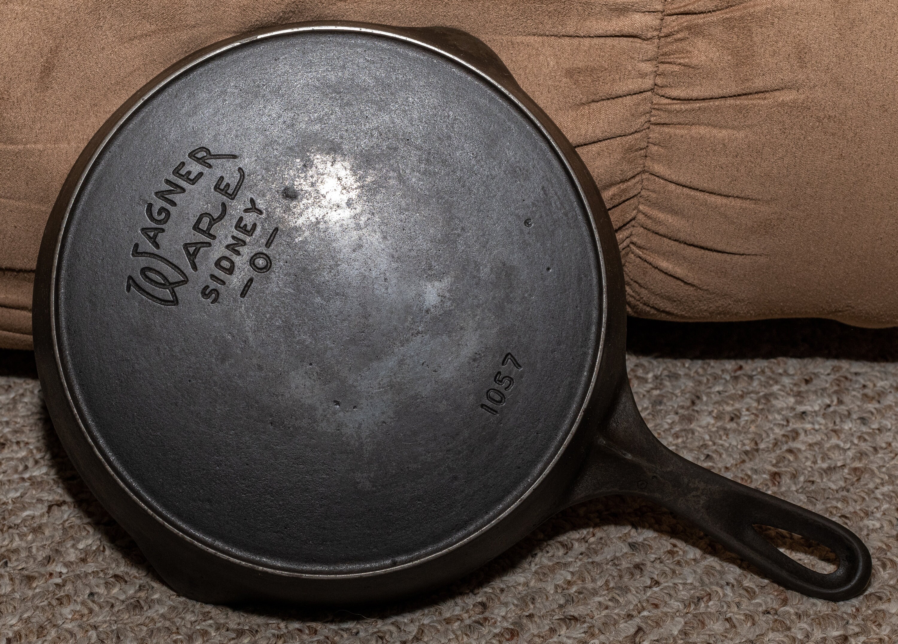 Unmarked Wagner Ware Cast Iron Skillet #10, 11-3/4, restored