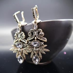 Elegant vintage earrings with sparkling crystals