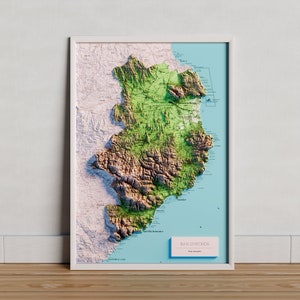 Das Baix Empordà. Topographische Karte in Farbe. Version mit dem blauen Meer.
