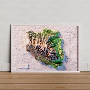 Montserrat. Carte topographique en couleur.