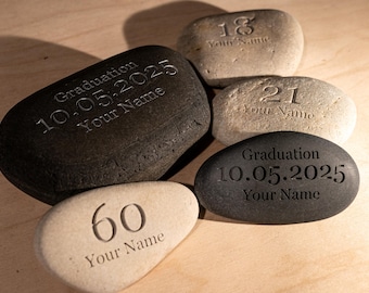 Celebración de cumpleaños - Piedra grabada personalizada - Regalo de aniversario para él o para ella. Una piedra grabada que perdurará toda la vida.