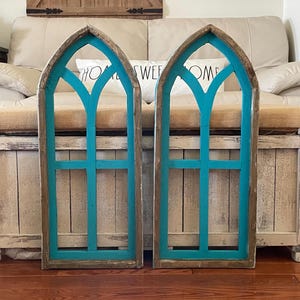 Ferme rustique, accents de bleus effet vieilli, arche de cathédrale en bois, campagne française, plage, lac, décoration murale nautique, côtière