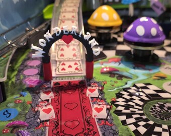 Alice Goes to Wonderland Pinball - Queens Ramp Arch - "Wonderland"