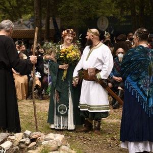Customized Renaissance Costume, Elven dress, 100% Linen, Renaissance fair, Renaissance Wedding, Pagan Wedding Dress