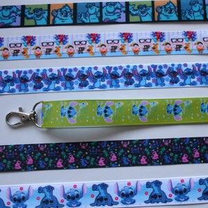Nyckelband eller nyckelknippa Monsters Inc Stitch Inside Out Safety Breakaway nyckelband ID-hållare Arbetsmärke Nål Stockfiller Hemlig tomte